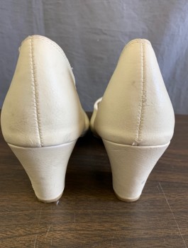 Womens, Shoes, BUT ANOTHER INNOCENT, Cream, Leather, Solid, 9, Reproduction Pumps, Dotted Hole Punched, Peep Toe, 3" Chunky Heel