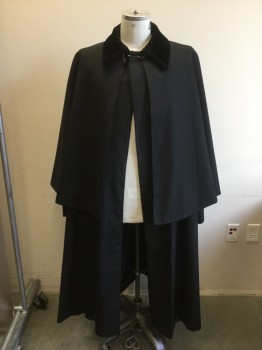 Mens, Historical Fiction Coat, HISTORICAL EMPORIUM, Black, Poly/Cotton, Synthetic, Solid, M/L, Victorian Gentlemans Coat with Detatchable Caplet. Faux Persian Wool Collar, 2 Pockets. Coat Has No Buttons  is Unfinished