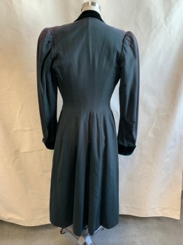 Womens, Coat 1890s-1910s, BENNETT BROS. TAILOR, Forest Green, Wool, W: 26, B: 34, Velvet Collar & Cuffs, Notched Lapel, Single Breasted, Button Front *Sunburnt Shoulders & Sleeves