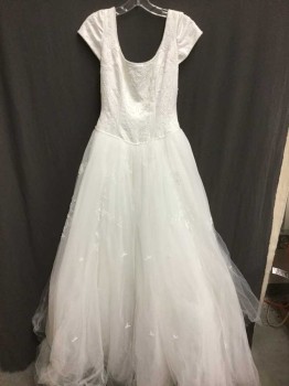 Womens, Wedding Gown, Mori Lee, White, Silk, Beaded, Solid, Floral, 6, White Satin Bodice Cap Sleeves, with Big Poofy Layered Mesh Netting with White Floral Beadwork, See Photo Attached,