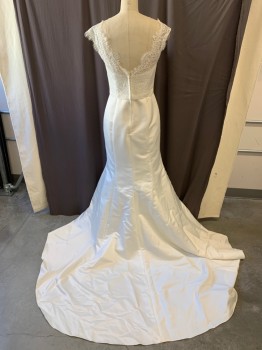 Womens, Wedding Gown, DAVID'S BRIDAL, White, Polyester, Nylon, 6, Sweet Heart Neckline, Lace Over Lay on Bodice, Illusion Lace Neck,  Cap Sleeve, Trumpet/Mermaid Shape, Solid From Waist Down, Ribbon Band on Waist, Zip Back, Floor Length