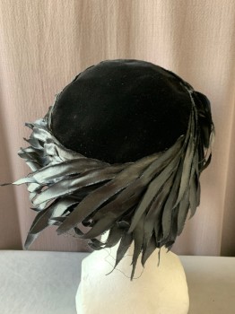 Womens, Hat, NL, Black, Wool, Cloche Hat, Velvet Crown, Feather Like Satin Strips Around Base