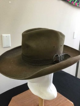 Mens, Cowboy Hat, AKUBRA, Brown, Wool, Solid, 59, Dk Brown Braided Leather Belted Hat Band, Aged/Distressed,  See Photo Attached,