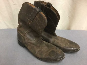 Mens, Cowboy Boots , JUSTIN, Brown, Leather, 10.5, Brown Leather, Brown Topstitching, Very Dusty/Dirty/Scuffed