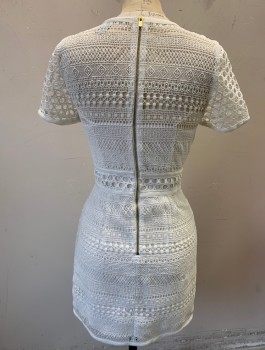 Womens, Dress, Short Sleeve, H&M, White, Polyester, Geometric, Solid, Sz.4, Geometric Patterned Lace Over Opaque Underlayer, Short Sleeves, Round Neck,  Hem Mini,  Gold Exposed Zipper in Back
