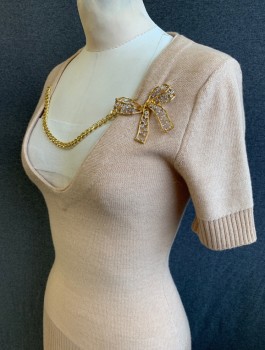 TRACY REESE, Beige, Wool, Metallic/Metal, Solid, Knit, Short Sleeves, Plunging V-neck with Gold Chain, Gold Metal Brooch Shaped Like Bow with Silver Rhinestones, Fitted