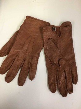 Mens, Leather Gloves, DENTS, Camel Brown, Leather, Abstract , S/M, GLOVES:  Camel W/self Broken Line, 3 Seams On Top,1 Button