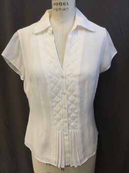 JONES NEW YORK, Cream, Beige, Polyester, Solid, Cap Sleeves, V-neck with Collar Attached, Self Diamond/Quilted, Button Front, Curved Hem, Beige Lining