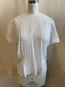 NL, White, Cotton, Leaves/Vines , Floral, S/S, Button Back, Clover and Floral Embroidery, 3 Small Pearl Buttons, Sheer