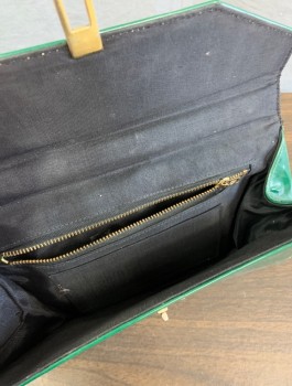 N/L, Emerald Green, Leather, Solid, Patent Leather, Envelope Front with Small Gold Clasp, Self Strap, Black Faille Lining, in Good Shape