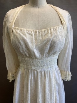 Gunne Sax , Cream, Cotton, Polyester, Floral, Stripes, Long Puff Sleeves with Lace Trim, Queen Anne Neck, Lace Trim on Neckline, Lace Waist Belt  with Back Tie, Pleated Skirt with Center Lace, Back Zipper,