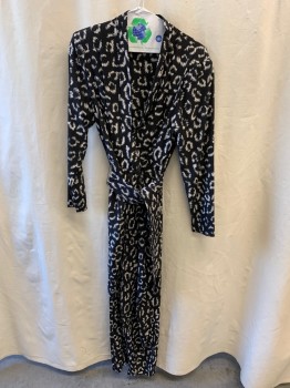 A.L.C., Black, Silk, Elastane, Abstract , V-neck, Hook & Eye Closure, Closure, Long Sleeves, Gathered at Waist, Pleated Pant, Side Pockets, with Matching Belt