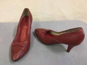 MTO, Dk Red, Leather, Solid, Med Heel Pump, Wingtip Detail, Bow Toe